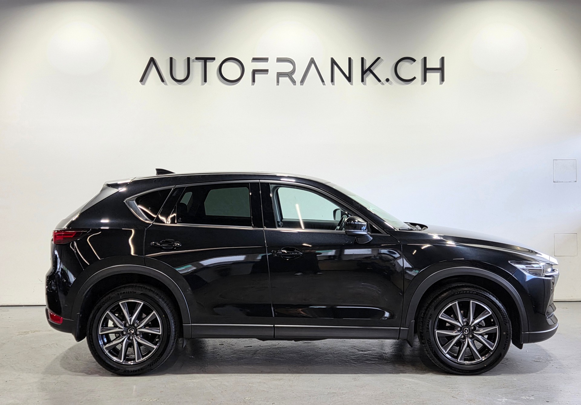 MAZDA CX-5 2.2 D 175 Revolution AWD-showroom-element-1