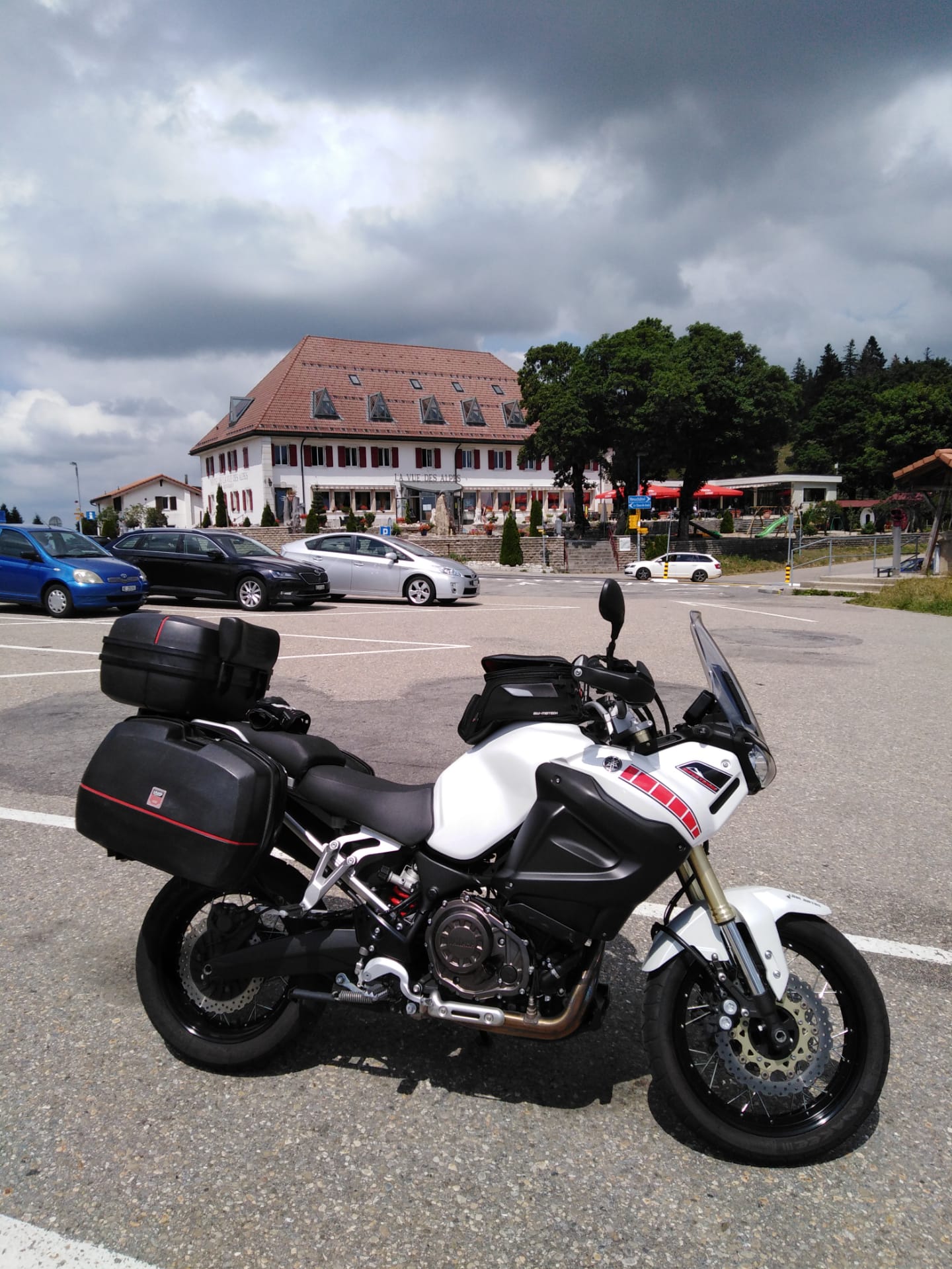 YAMAHA XT 1200 Z Super Ténéré-image-1