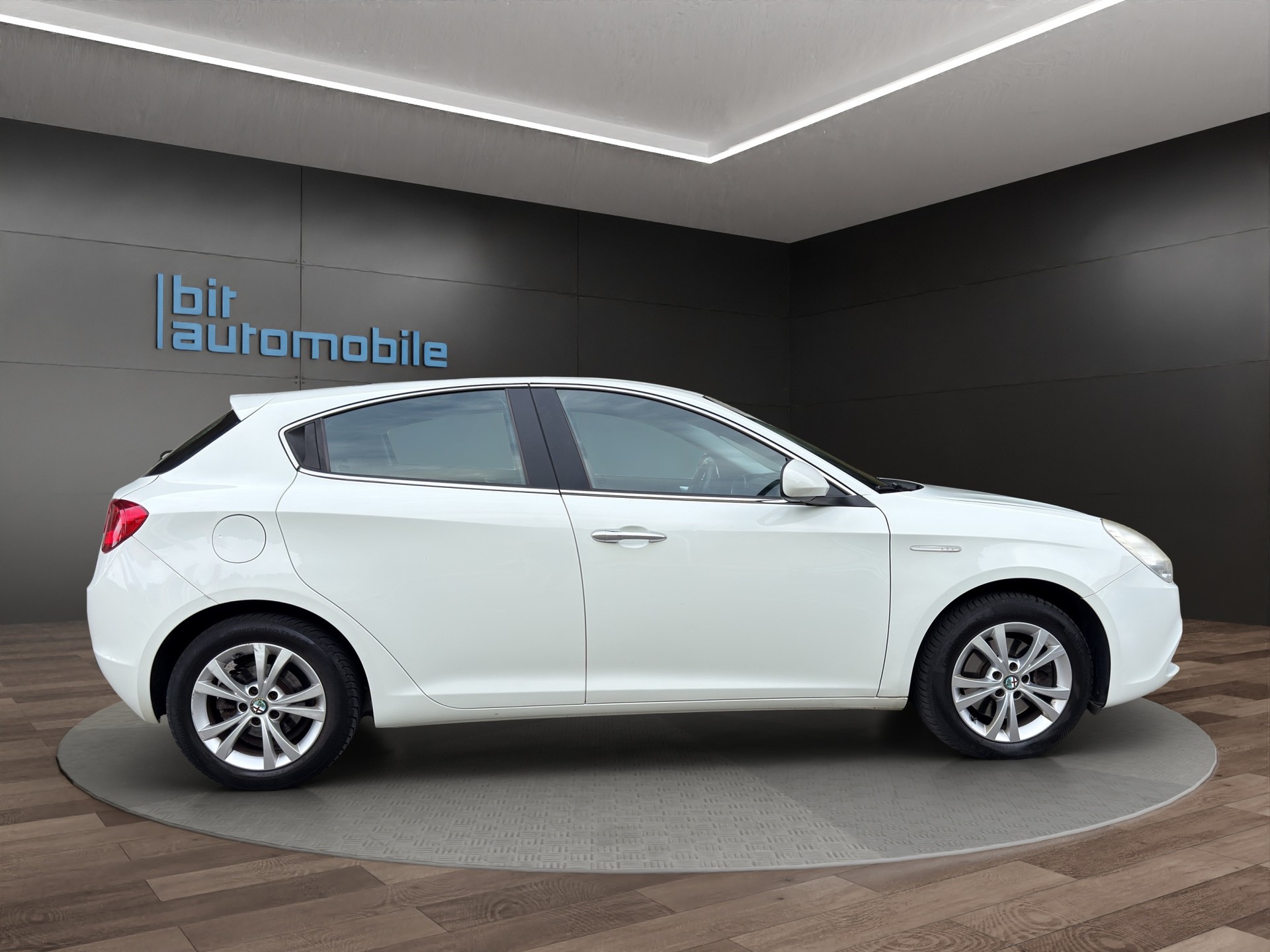 ALFA ROMEO Giulietta 1.4 MultiAir Exclusive-image-7