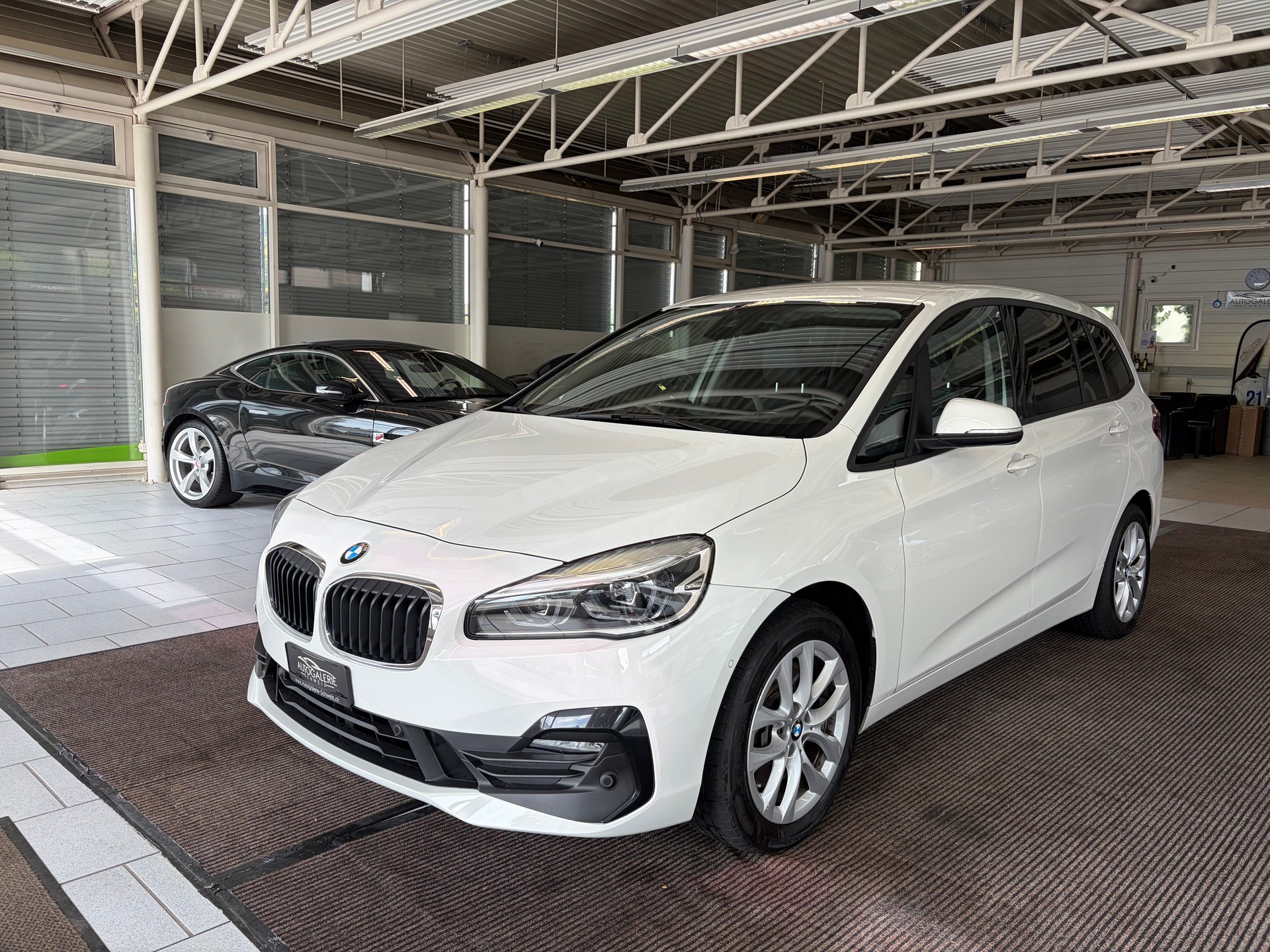 BMW 220d xDrive Gran Tourer | CH Fzg. | Driving Assistant Plus | Kamera | LED Scheinw. | HeadUp | Sportsitze |-image-8