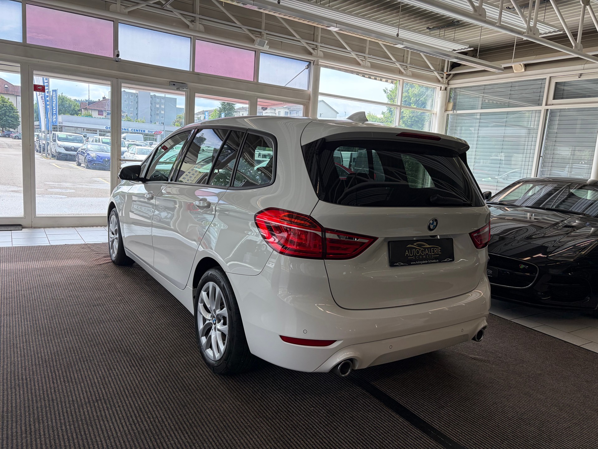 BMW 220d xDrive Gran Tourer | CH Fzg. | Driving Assistant Plus | Kamera | LED Scheinw. | HeadUp | Sportsitze |-image-10