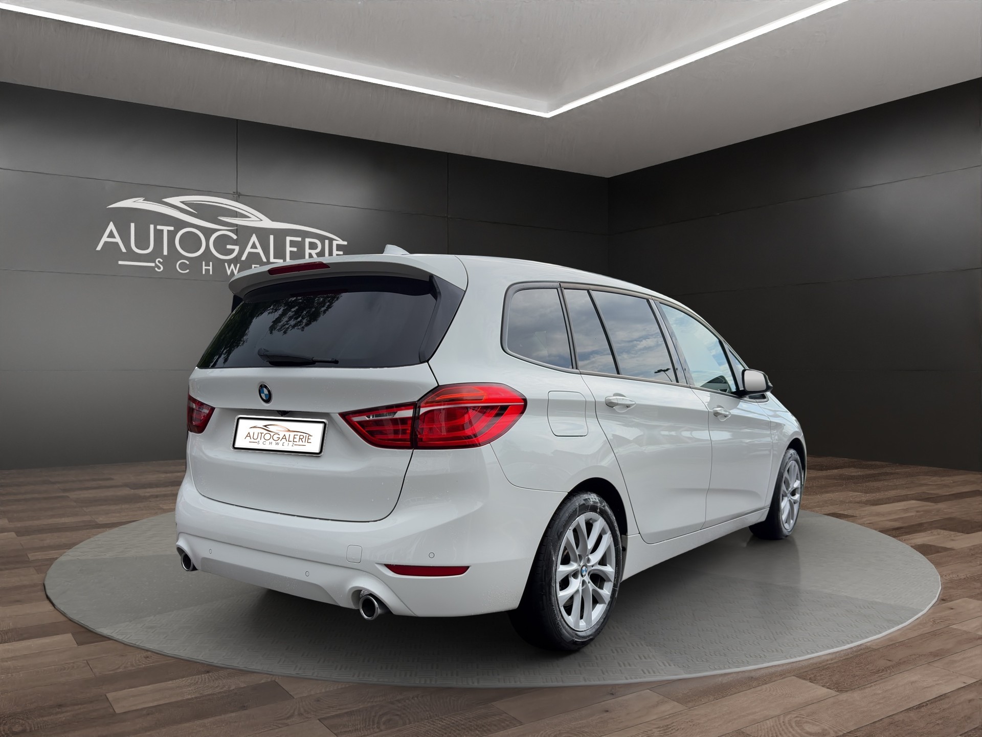 BMW 220d xDrive Gran Tourer | CH Fzg. | Driving Assistant Plus | Kamera | LED Scheinw. | HeadUp | Sportsitze |-image-4