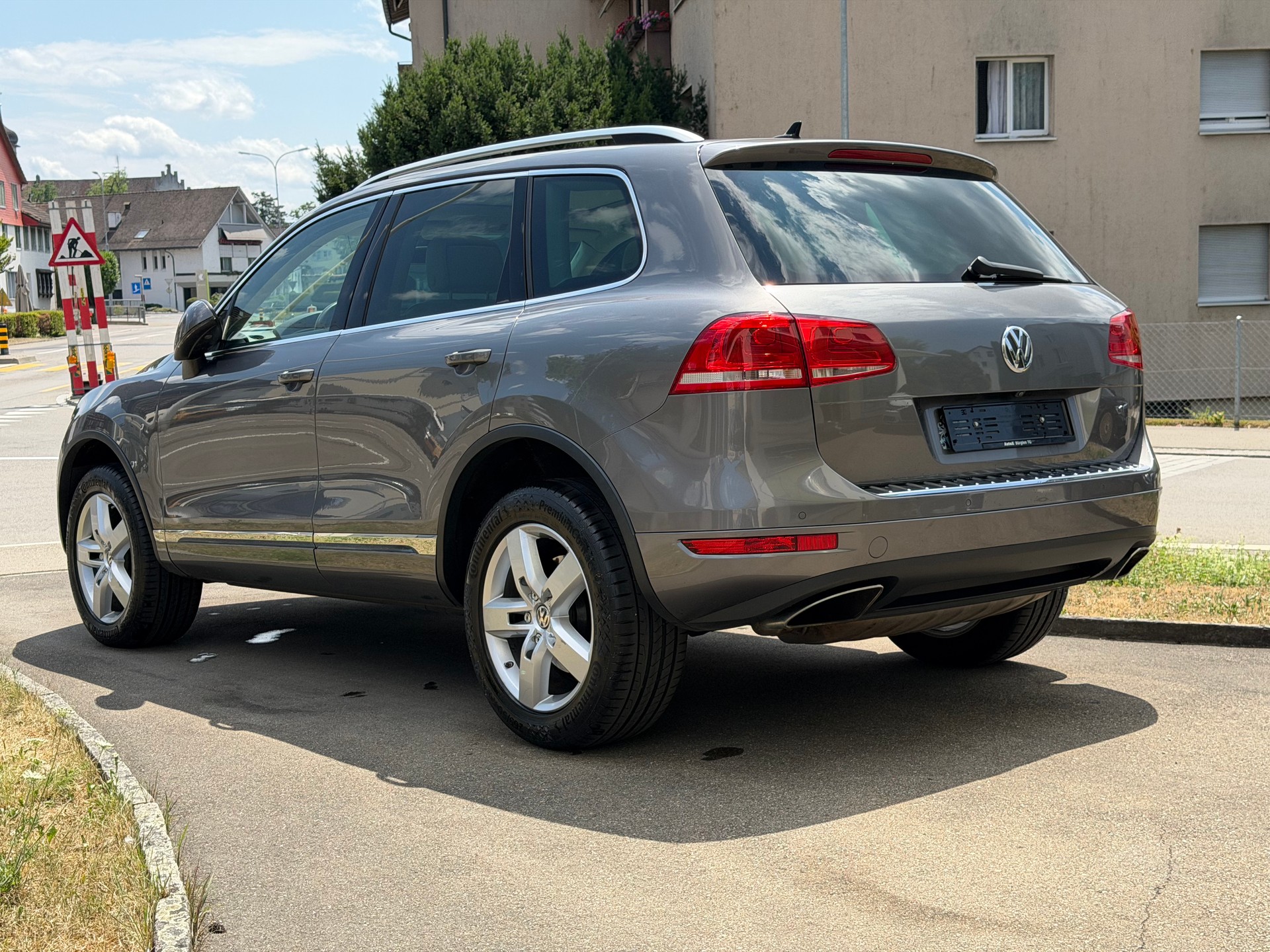 VW Touareg 4.2 TDI Tiptronic AHK 3500 Kg-image-7