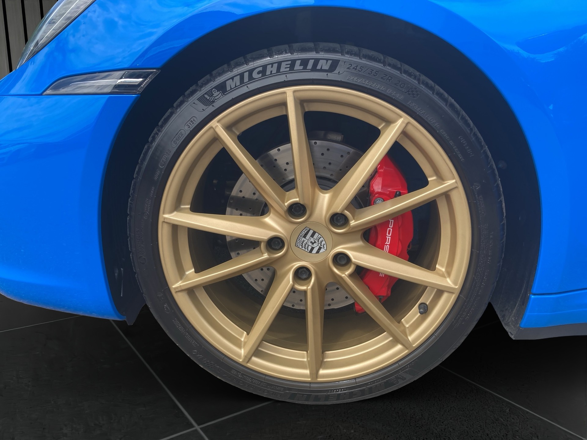 PORSCHE 911 Carrera S-image-7