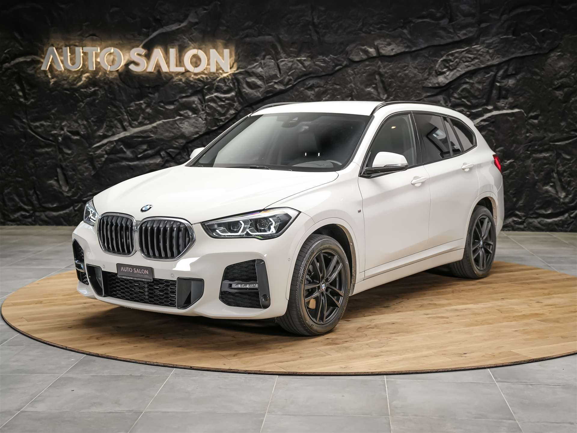 BMW X1 xDrive 18d M Sport Steptronic *CH Auto*El. Sitze mit Memory*-showroom-element-1