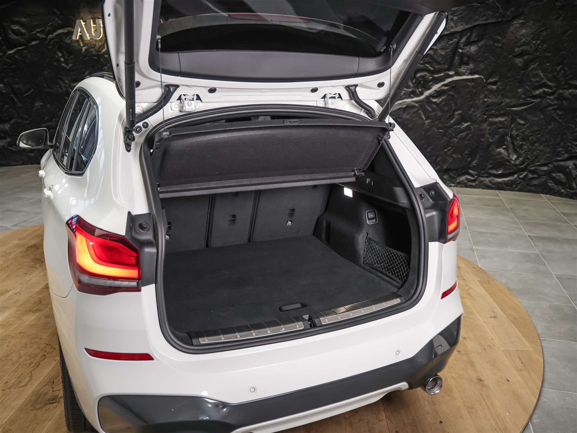 BMW X1 xDrive 18d M Sport Steptronic *CH Auto*El. Sitze mit Memory*-image-40