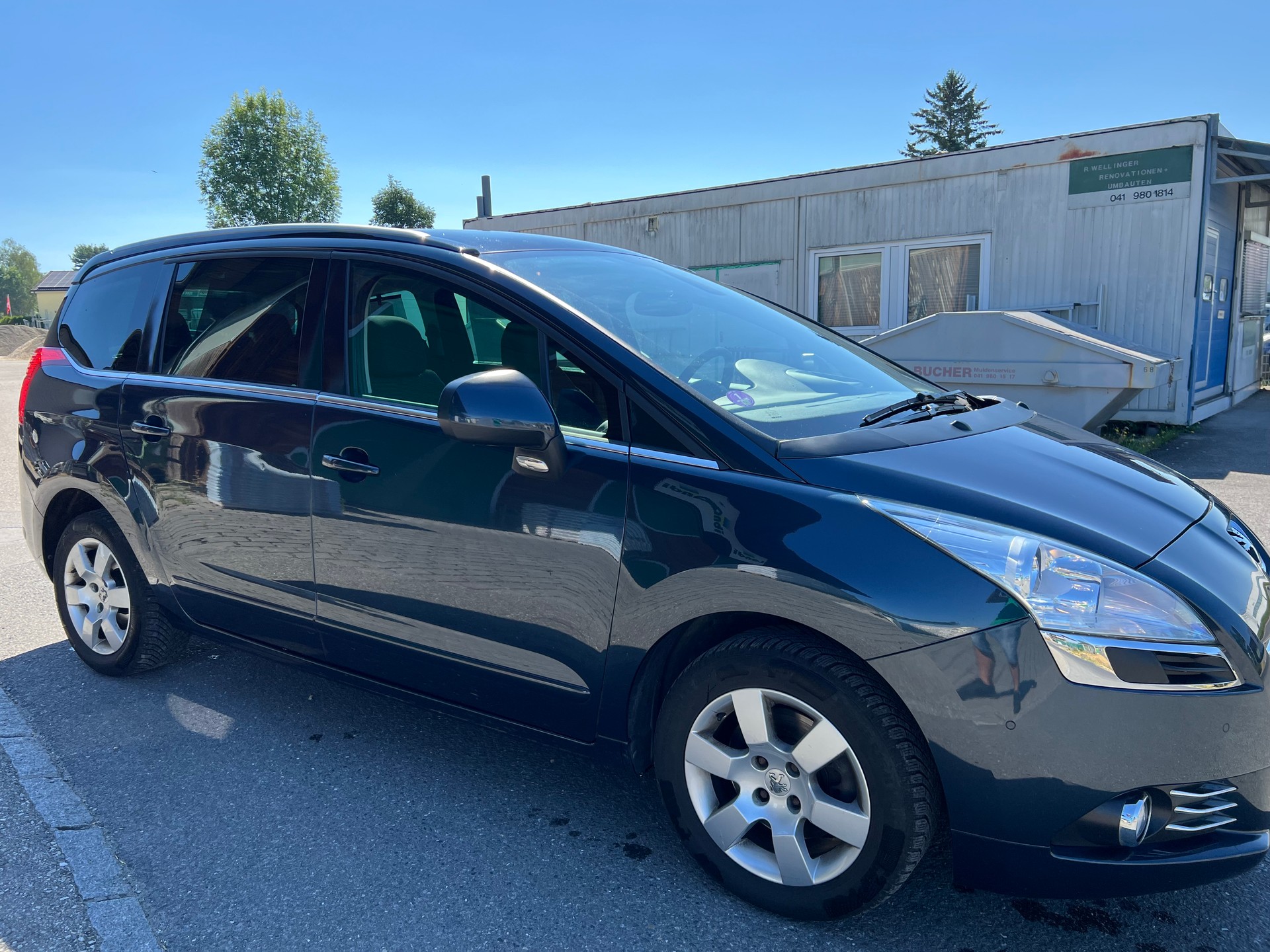 PEUGEOT 5008 1.6 16V T Sport Pack-image-2