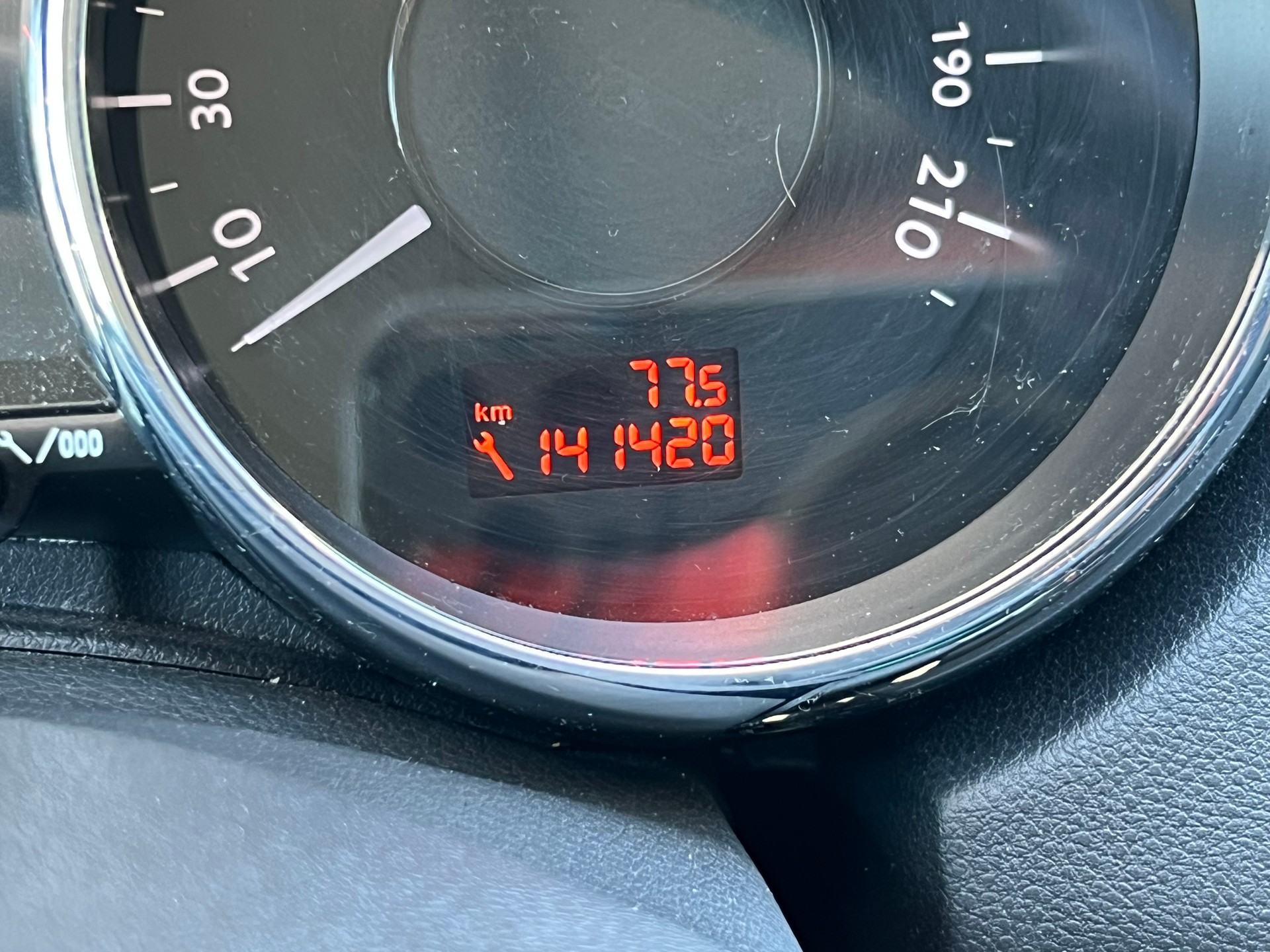 PEUGEOT 5008 1.6 16V T Sport Pack-image-14