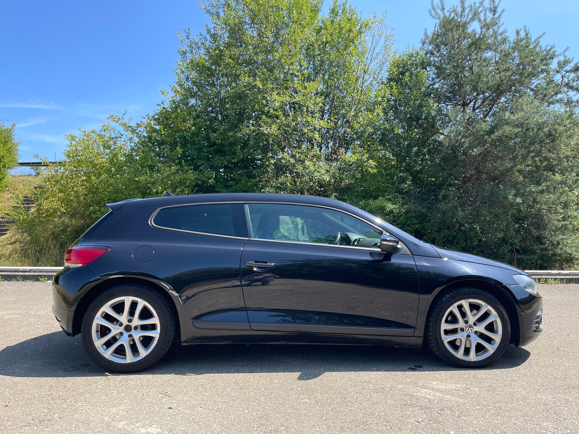 VW Scirocco 2.0 TSI DSG-image-2