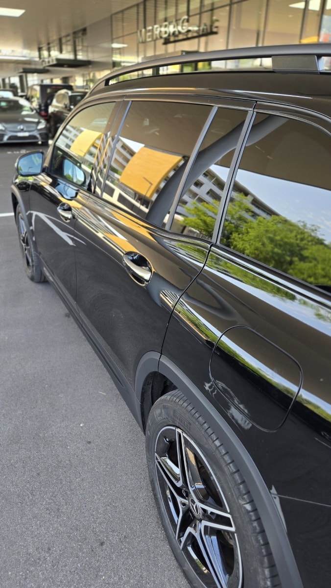 MERCEDES-BENZ GLB 200 d AMG Line 4matic-image-3