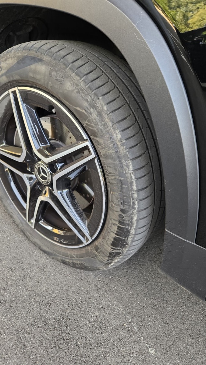 MERCEDES-BENZ GLB 200 d AMG Line 4matic-image-7