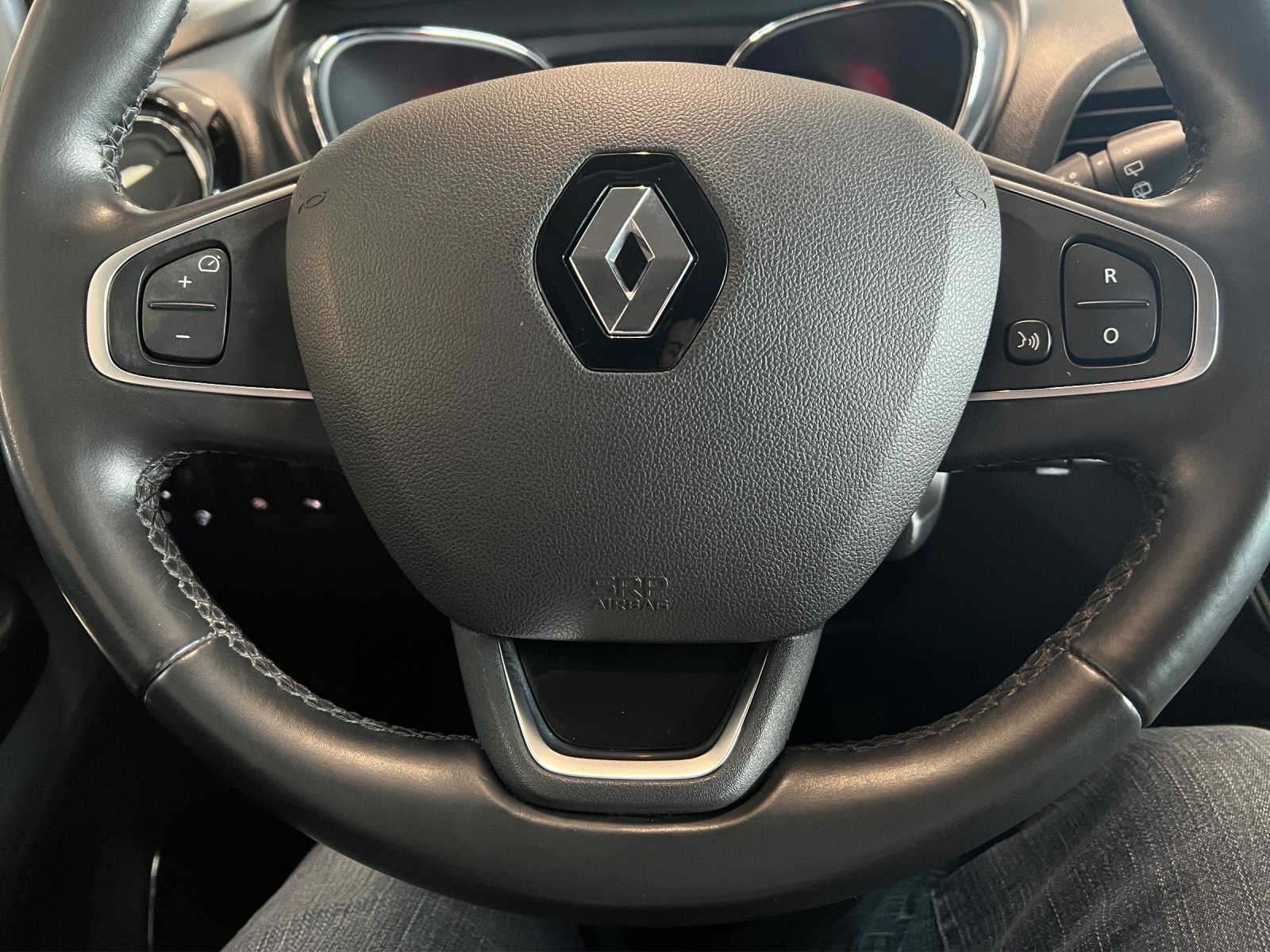 RENAULT Captur 1.5 dCi Intens-image-15