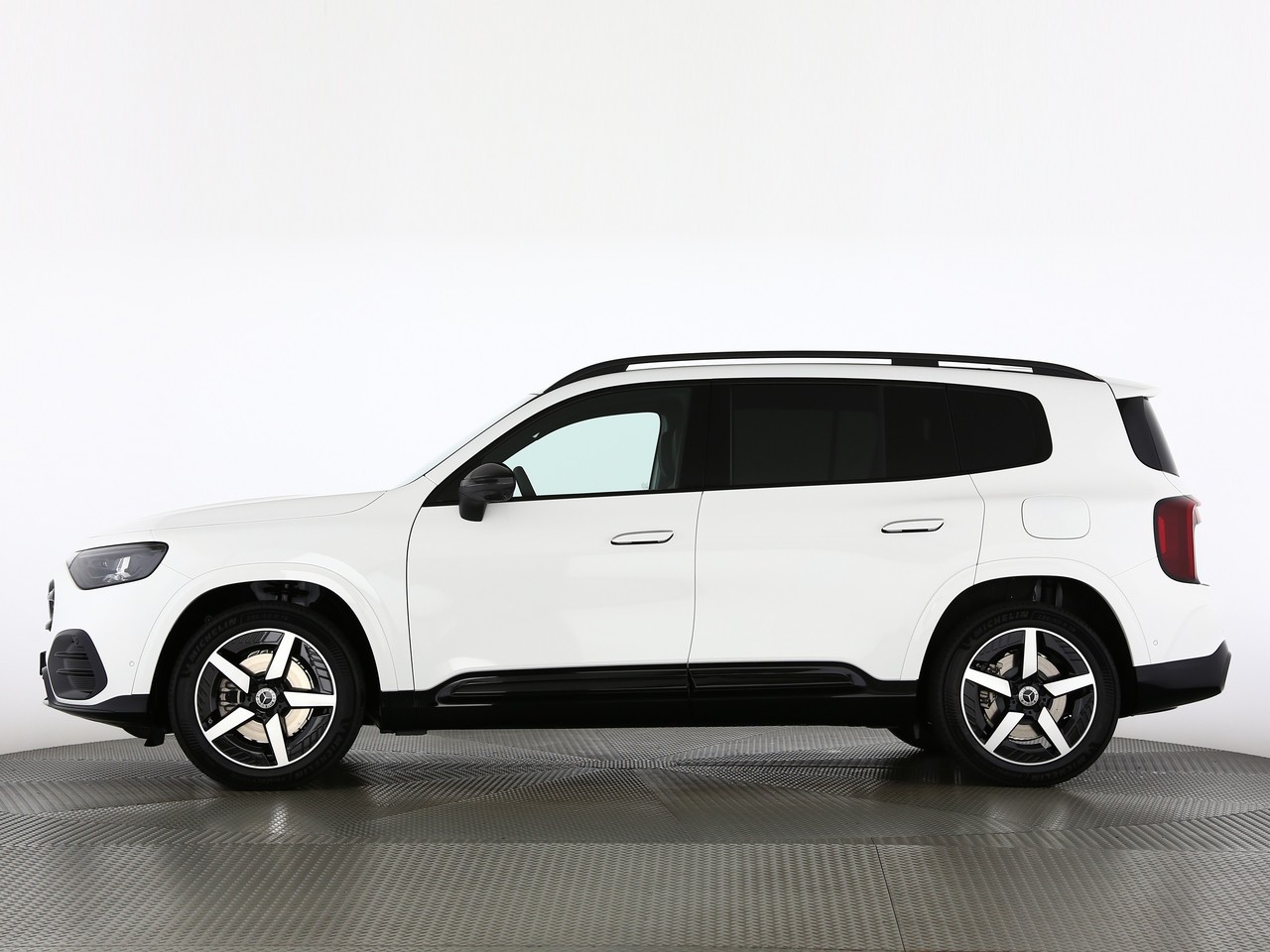 MERCEDES-BENZ GLB 220 4Matic 8G-Tronic-showroom-element-2