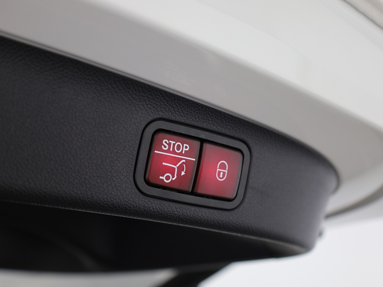 MERCEDES-BENZ GLB 220 4Matic 8G-Tronic-image-19