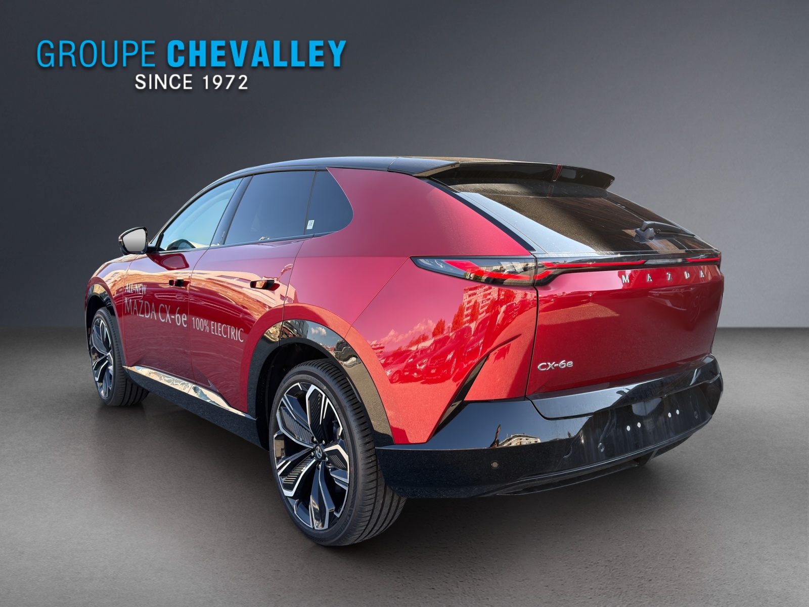 MAZDA CX-6e Takumi-showroom-element-3