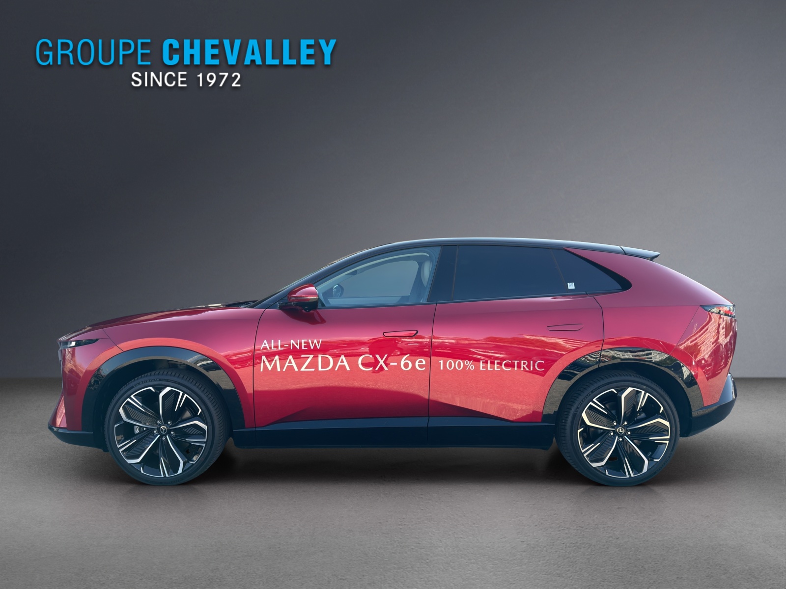 MAZDA CX-6e Takumi-showroom-element-2