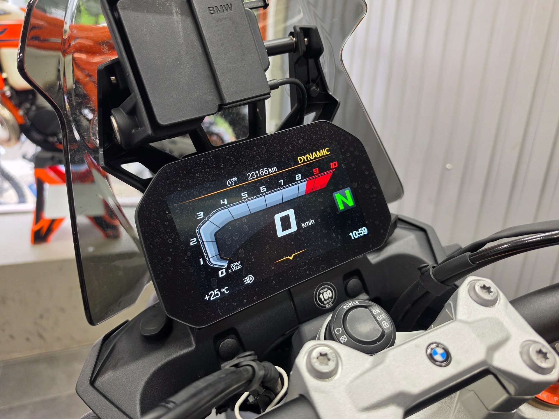 BMW F 900 GS-image-7