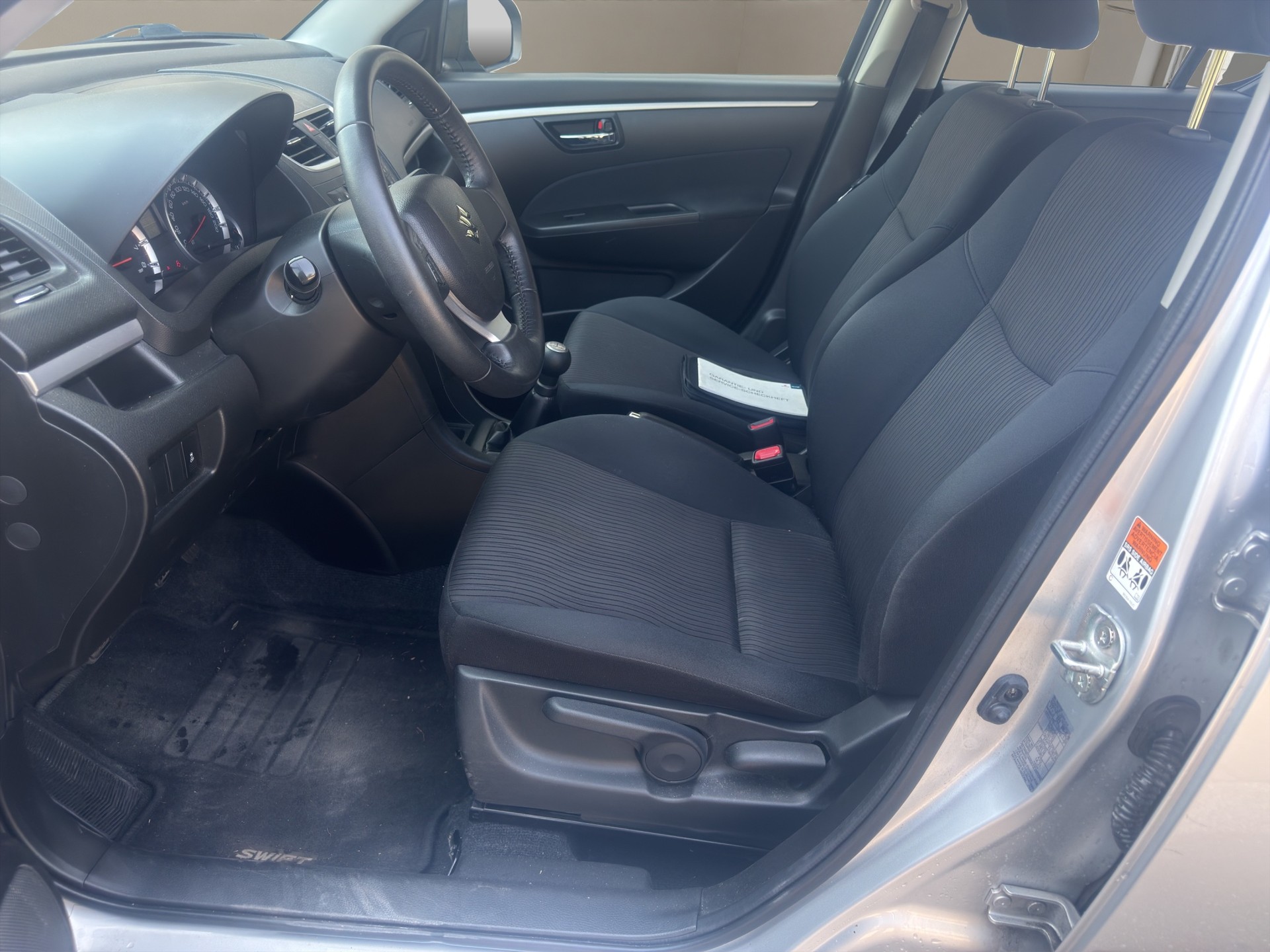 SUZUKI Swift 1.2i 16V GL 4x4-image-8
