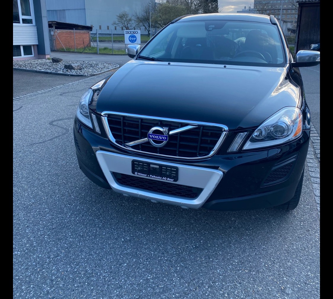 VOLVO XC60 D4 AWD Husky Edition Geartronic-image-12