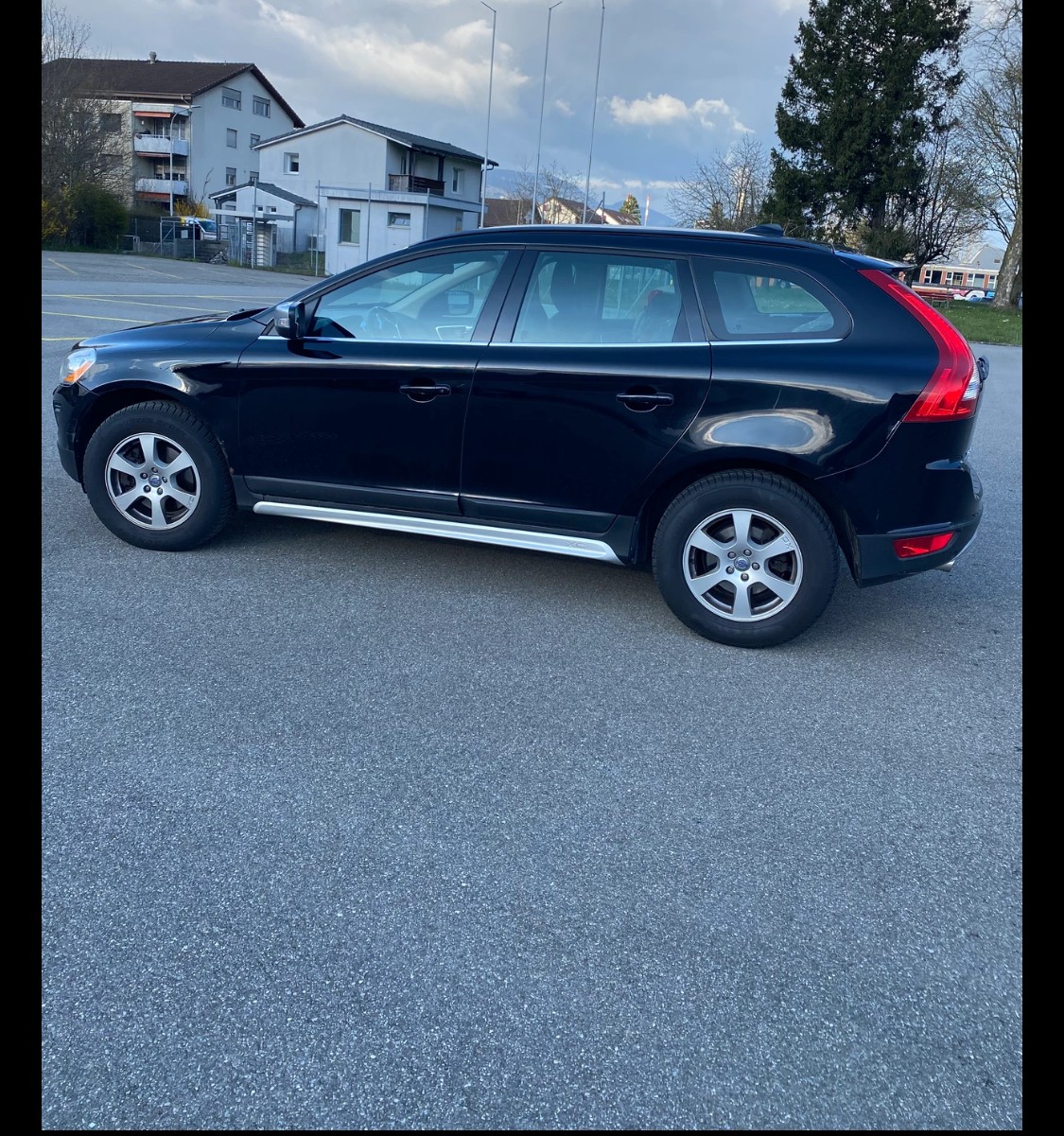 VOLVO XC60 D4 AWD Husky Edition Geartronic-image-13