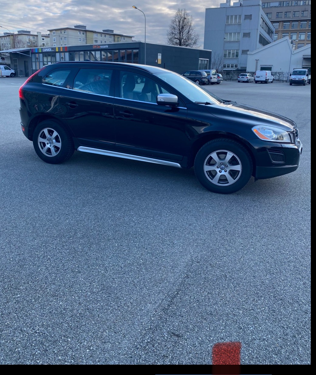 VOLVO XC60 D4 AWD Husky Edition Geartronic-image-6