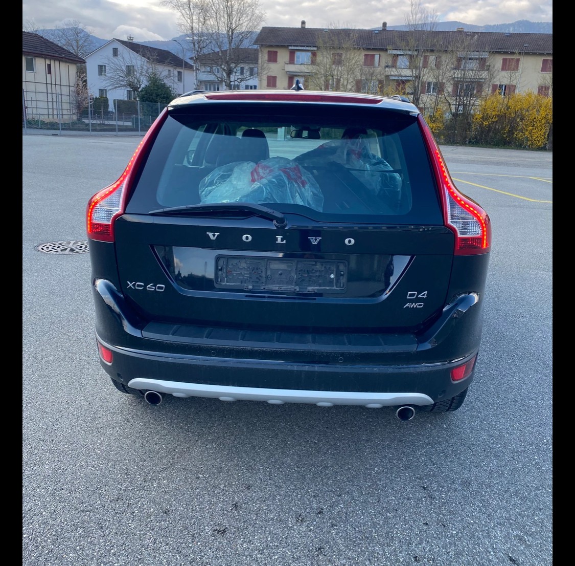 VOLVO XC60 D4 AWD Husky Edition Geartronic-image-11