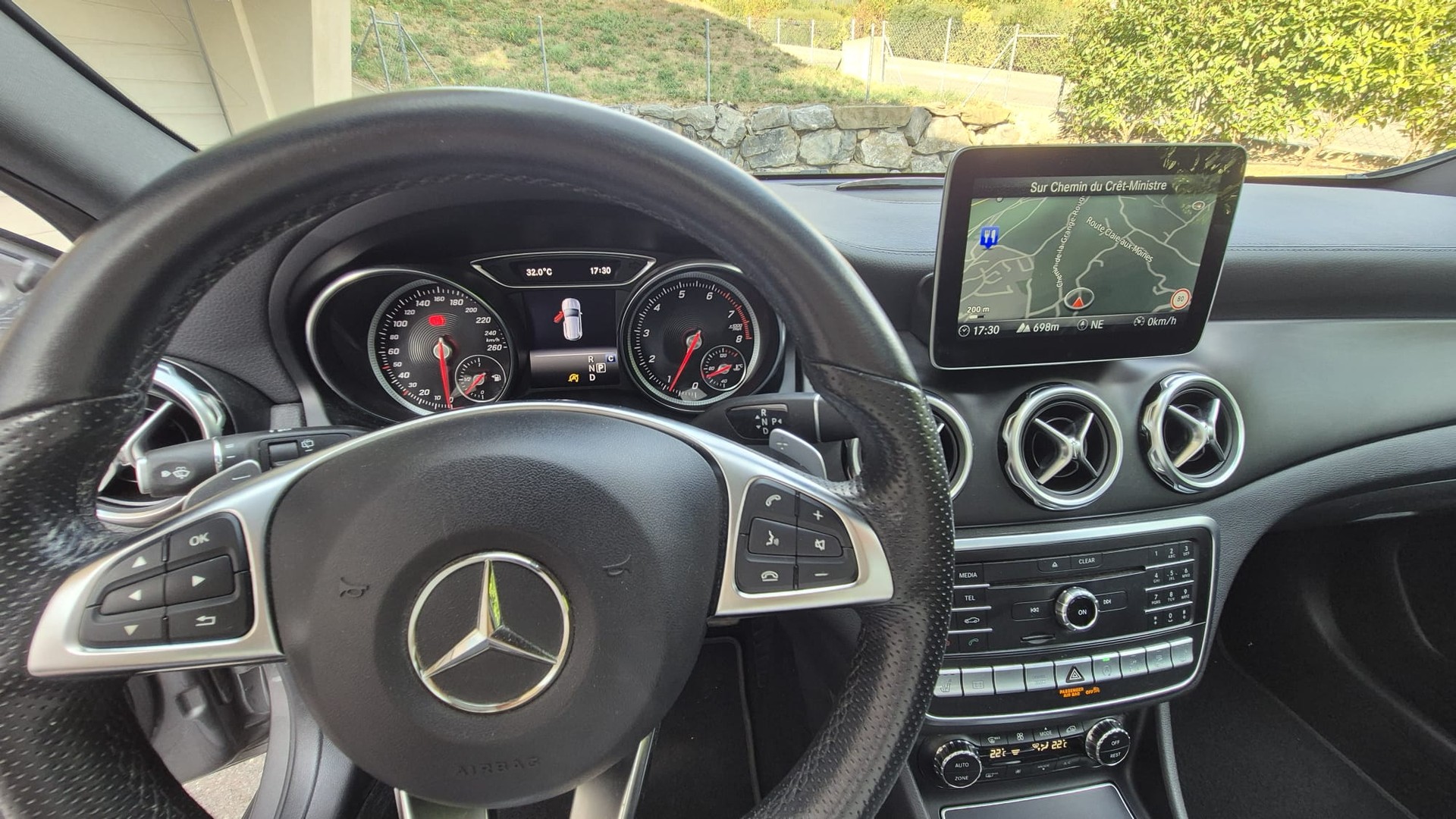 MERCEDES-BENZ GLA 250 AMG Line 4Matic-image-1