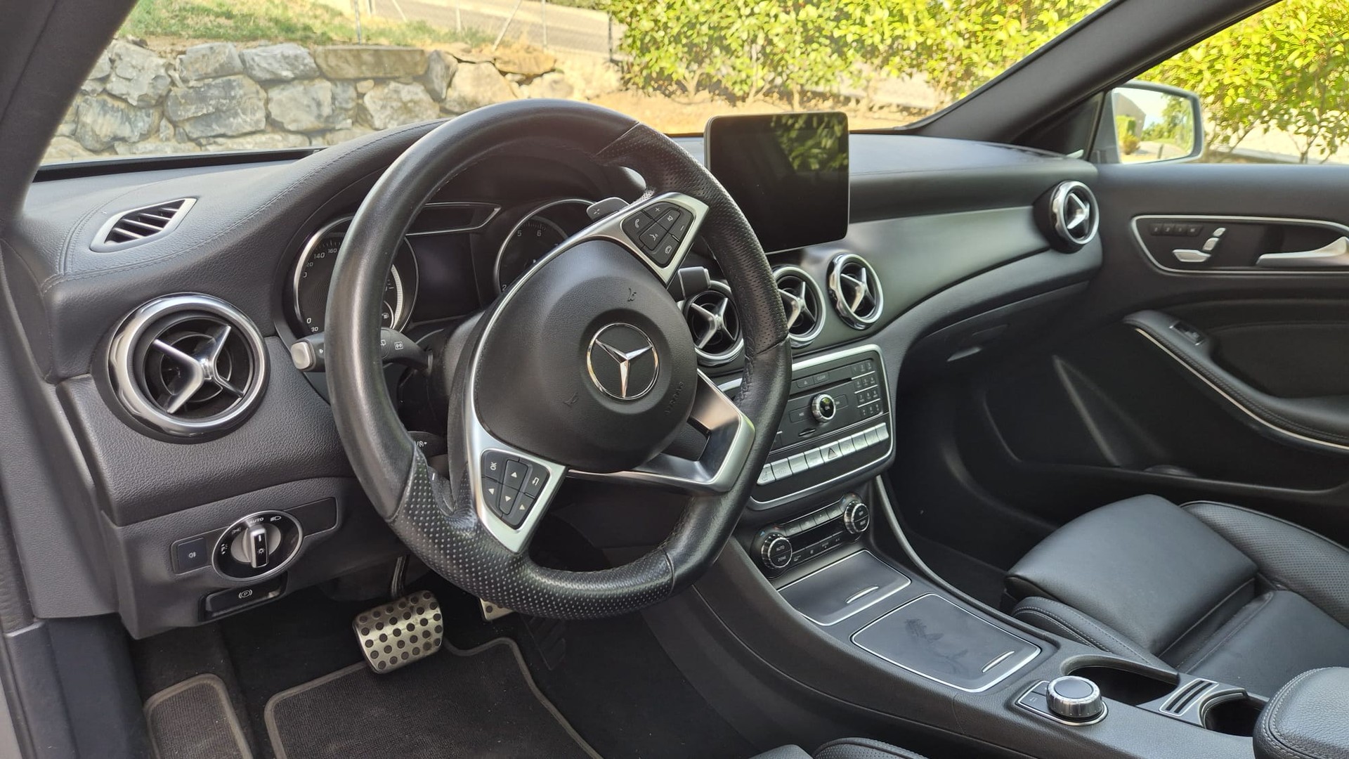 MERCEDES-BENZ GLA 250 AMG Line 4Matic-image-3