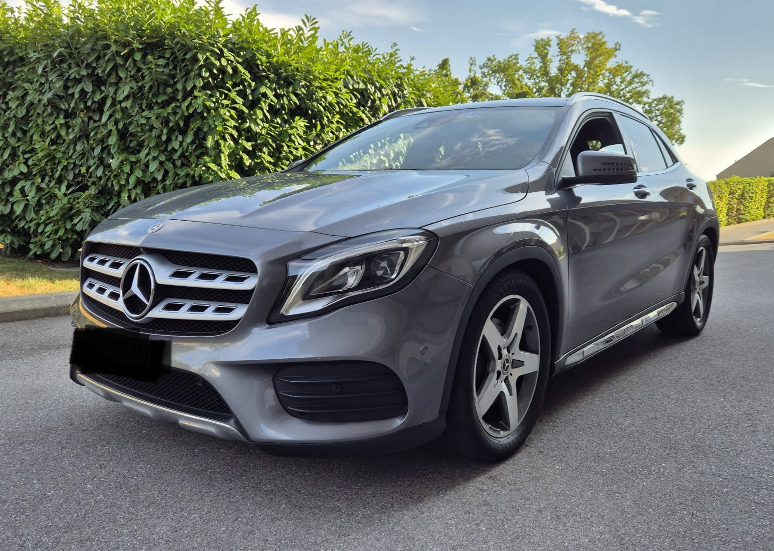 MERCEDES-BENZ GLA 250 AMG Line 4Matic