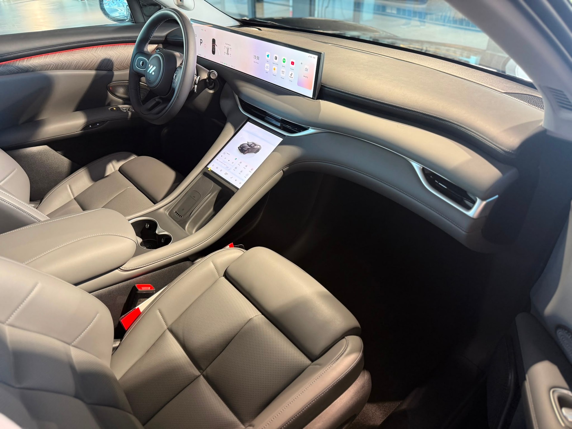 MG IM6 EV 100kWh Performance 20 AWD-image-11