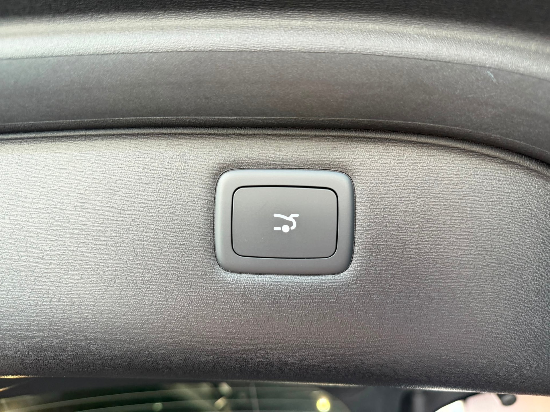 MG IM6 EV 100kWh Performance 20 AWD-image-28