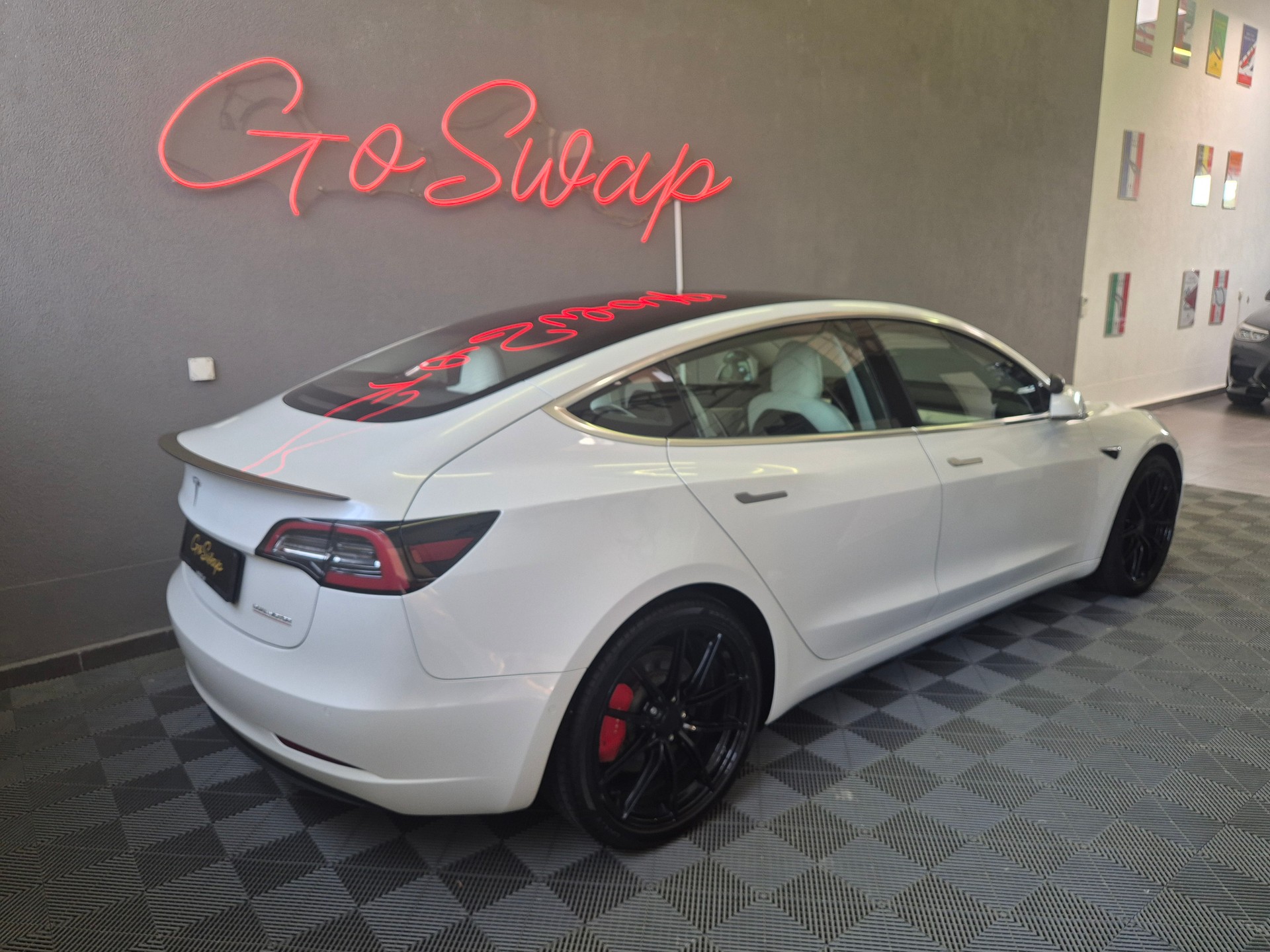 TESLA Model 3 Performance Dual Motor AWD * FSD * Autoécole-showroom-element-3