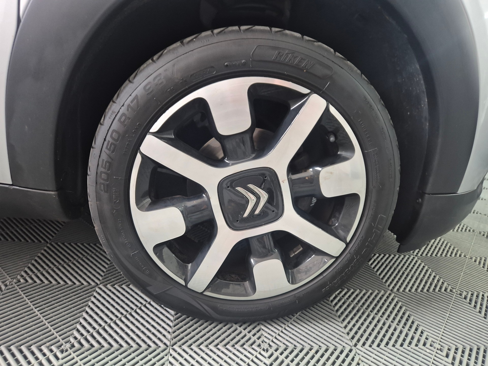 CITROEN C4 Cactus 1.2 VTi Feel Edition-image-24