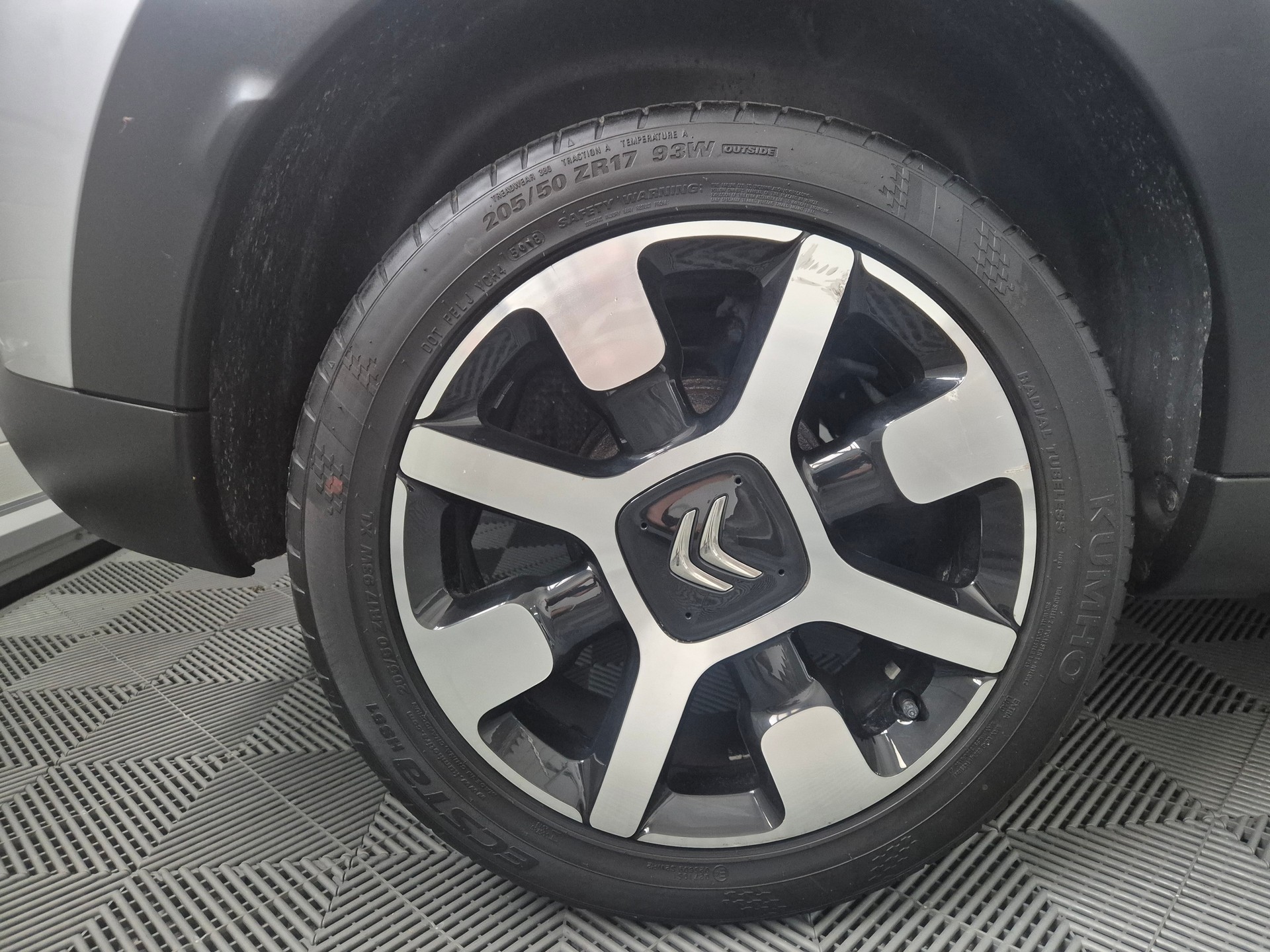 CITROEN C4 Cactus 1.2 VTi Feel Edition-image-23