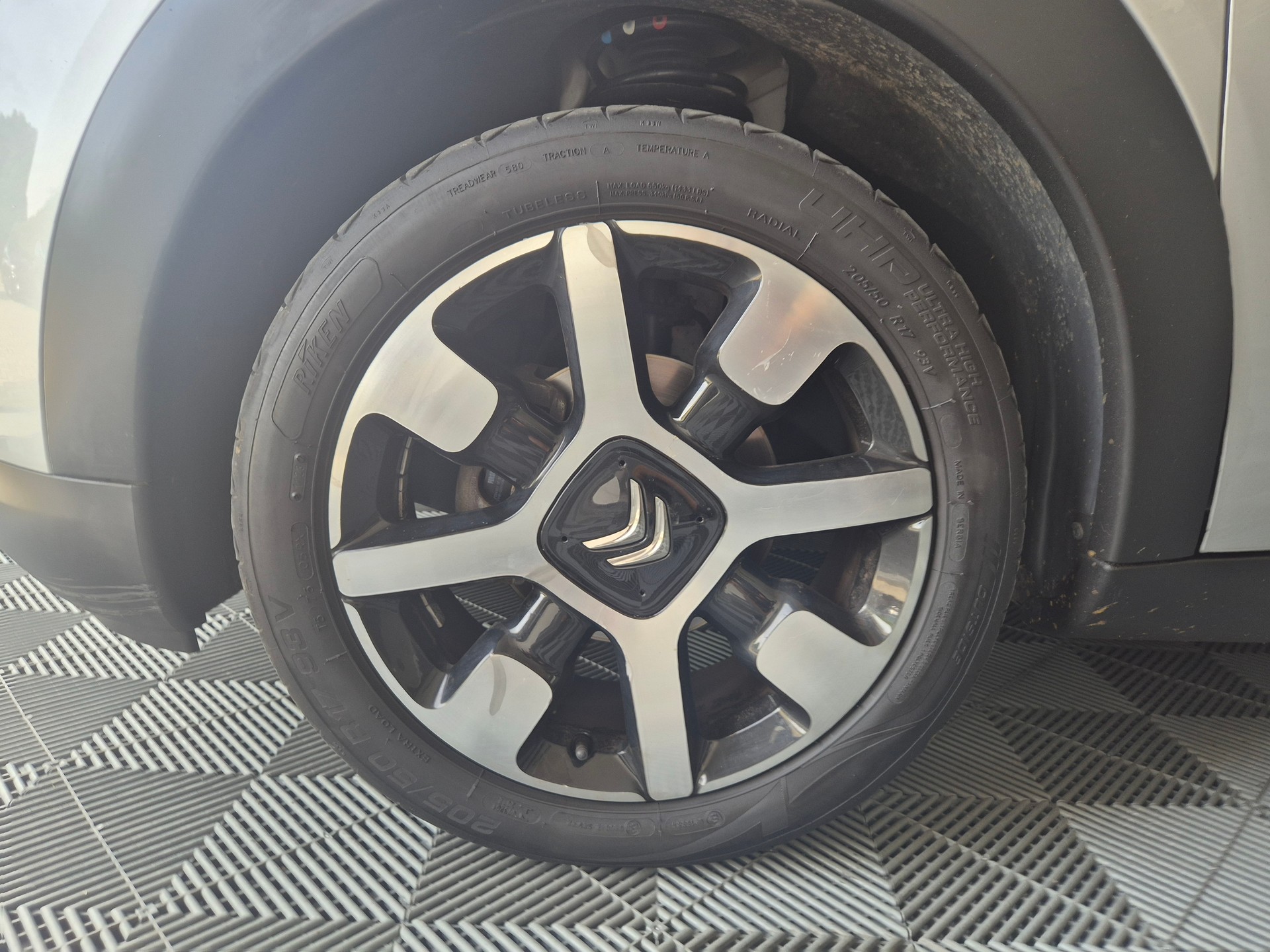 CITROEN C4 Cactus 1.2 VTi Feel Edition-image-25