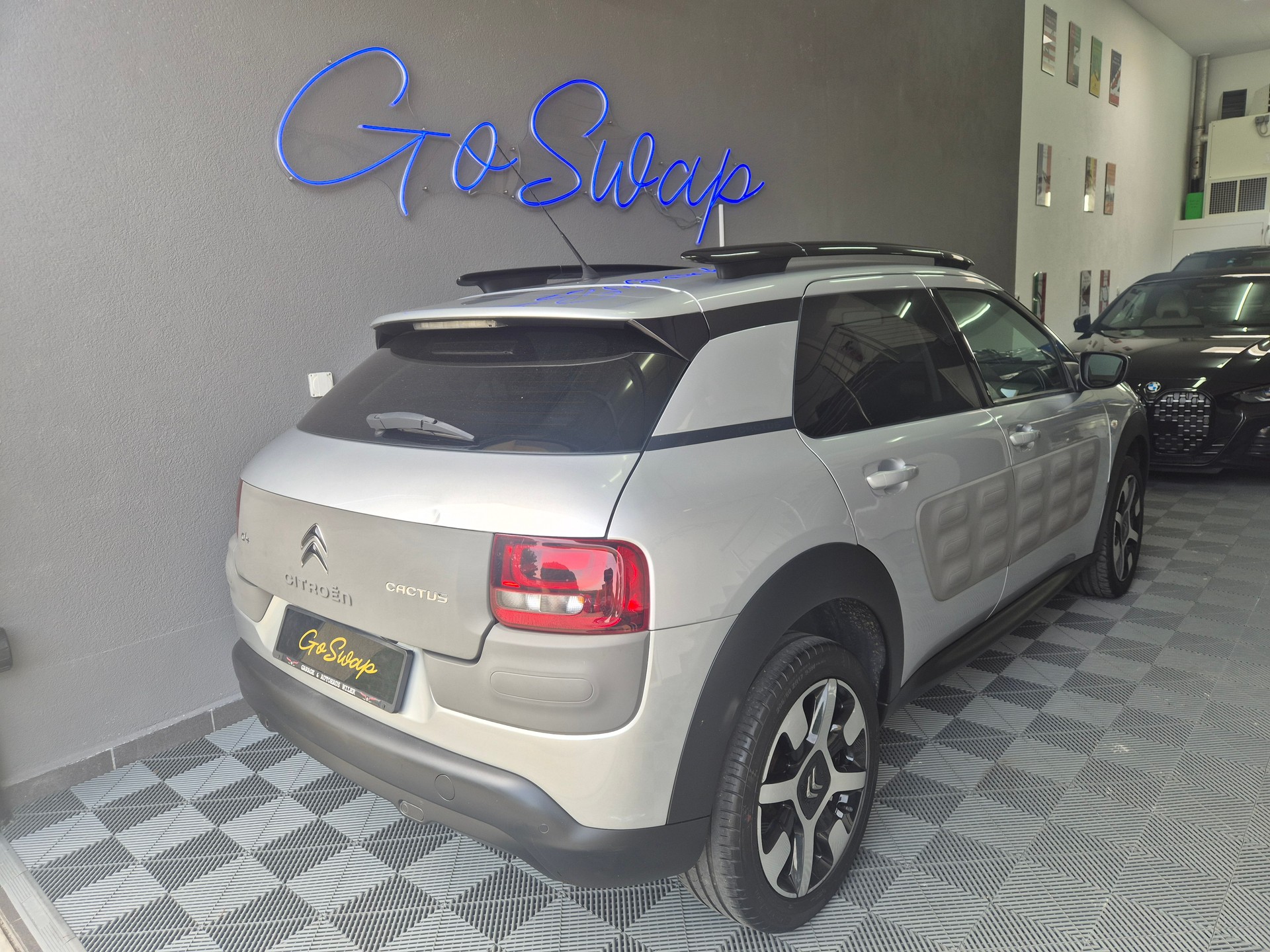 CITROEN C4 Cactus 1.2 VTi Feel Edition-image-7