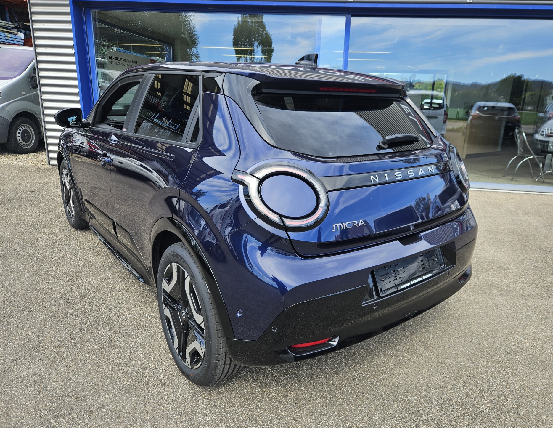 NISSAN Micra 52kWh Advance-showroom-element-1