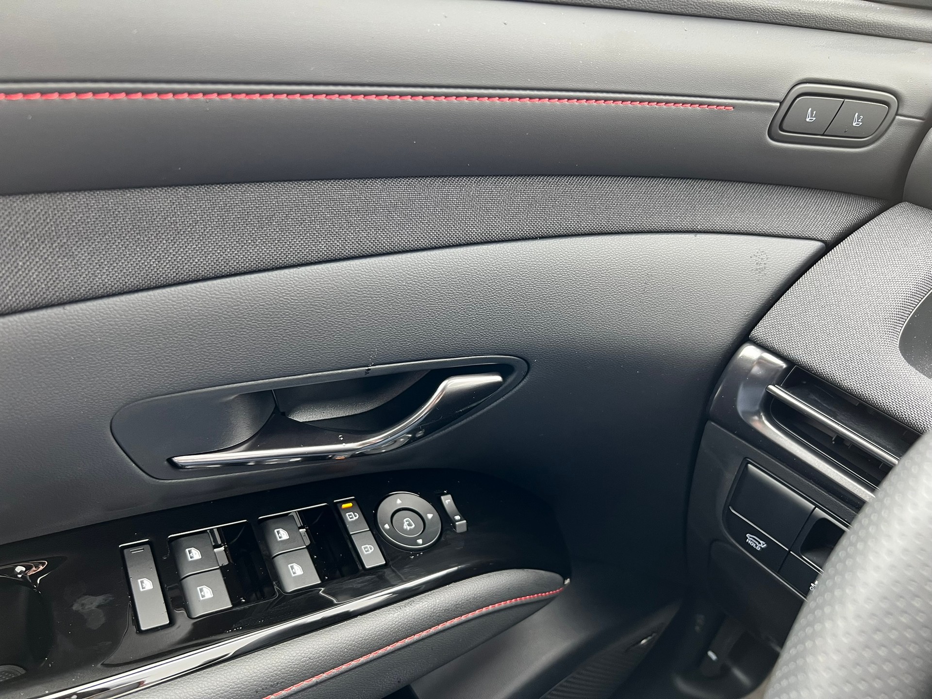 HYUNDAI Tucson 1.6 TGDI HEV N-Line 4WD-image-19
