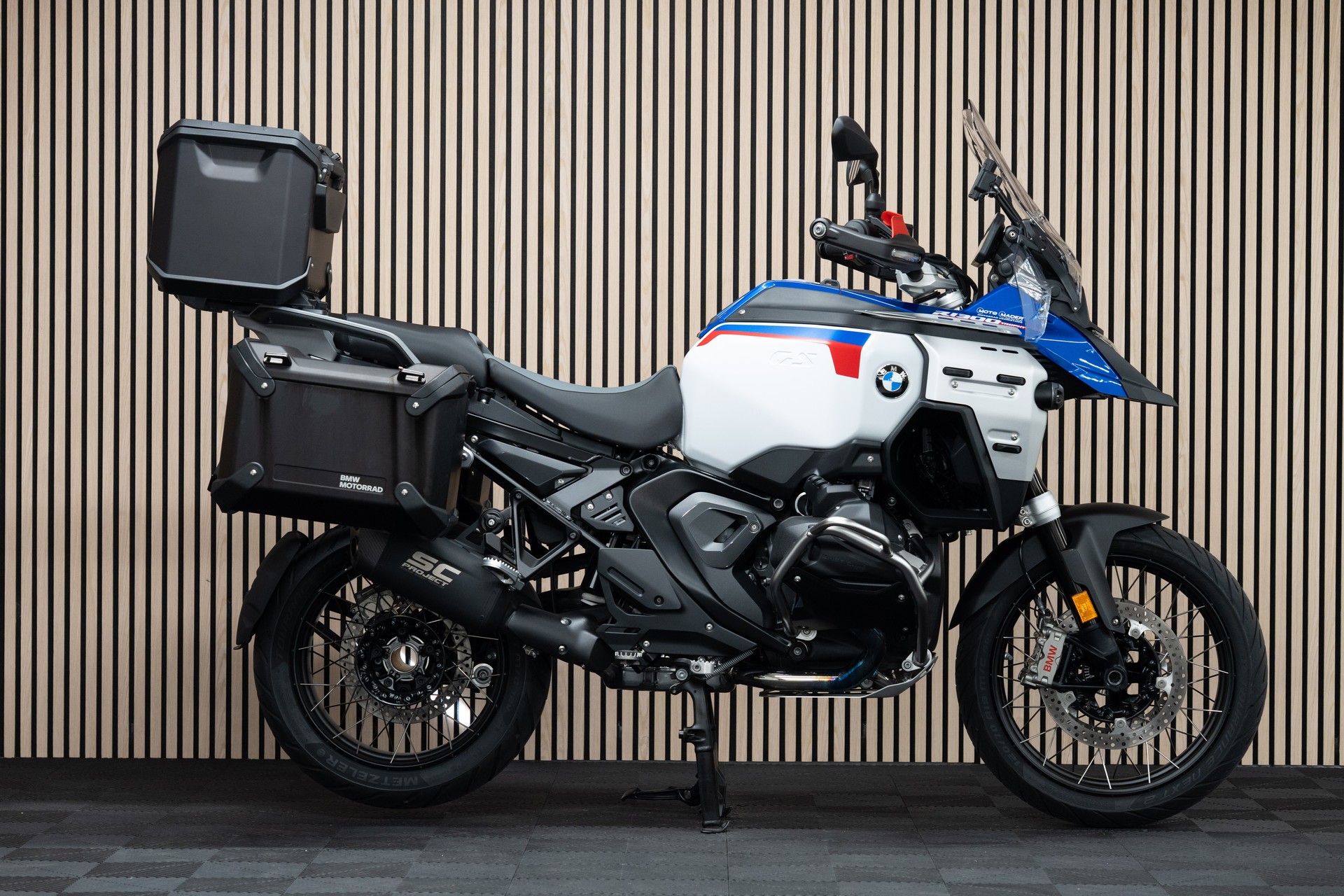 BMW R 1300 GS Adventure mit SC Project Endschalldämpfer-image-0