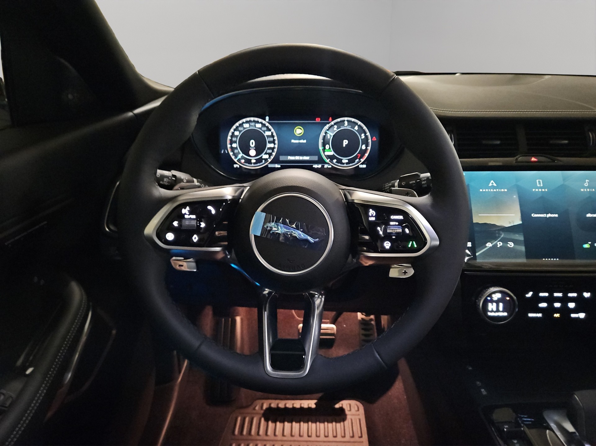 JAGUAR E-Pace 1.5 T 270e R-Dynamic SE AWD-image-10