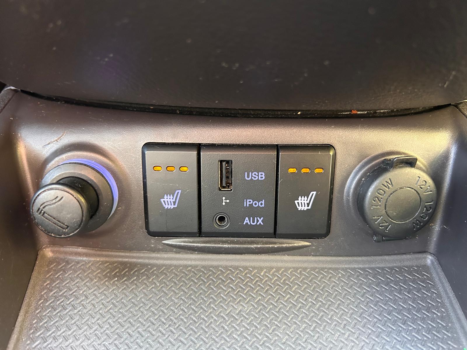 HYUNDAI Santa Fe 2.2 CRDI Style 4WD Automatic-image-27