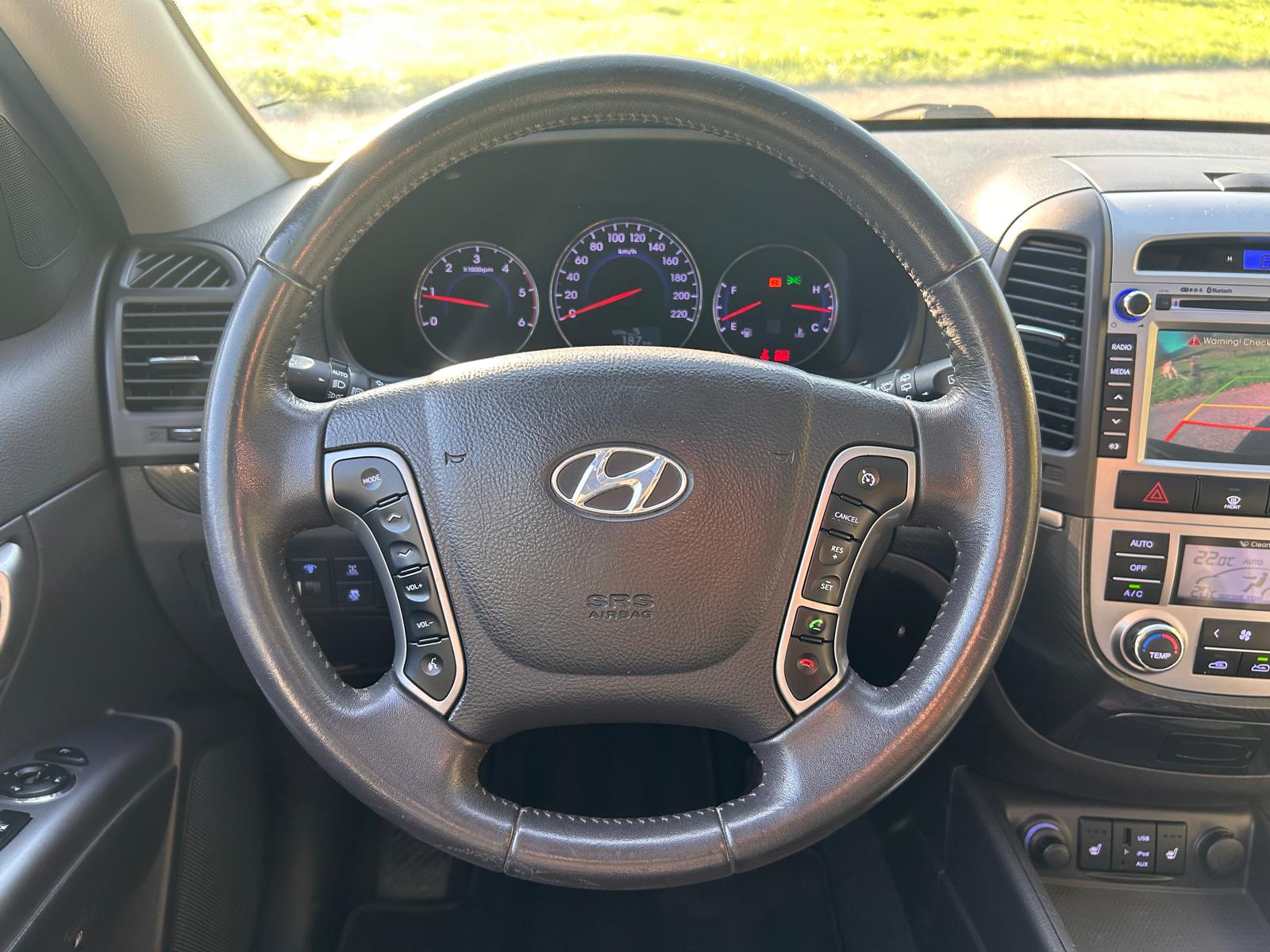 HYUNDAI Santa Fe 2.2 CRDI Style 4WD Automatic-image-21