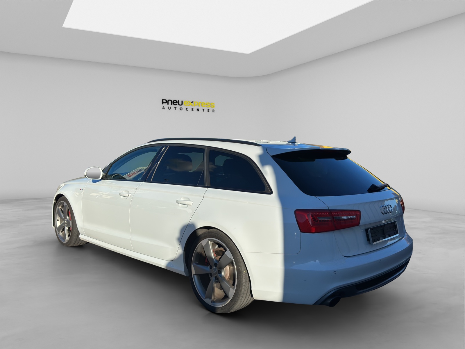AUDI A6 Avant 3.0 V6 TDI 313 quattro-showroom-element-3