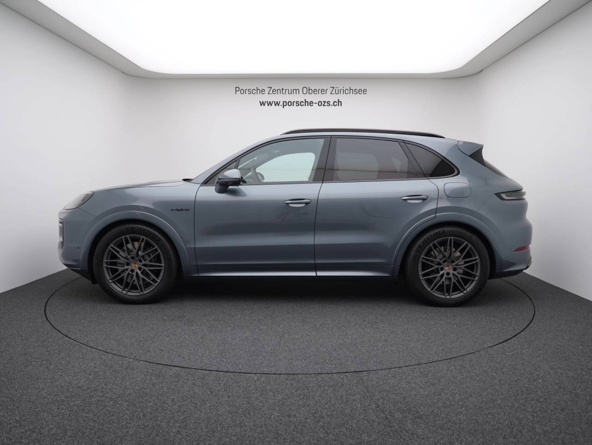 PORSCHE Cayenne S E-Hybrid Black Edition-showroom-element-1