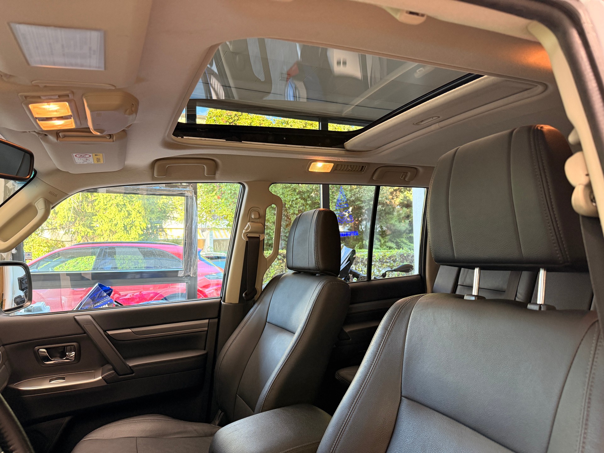 MITSUBISHI Pajero 3.2 DID Intense Automatic-image-4
