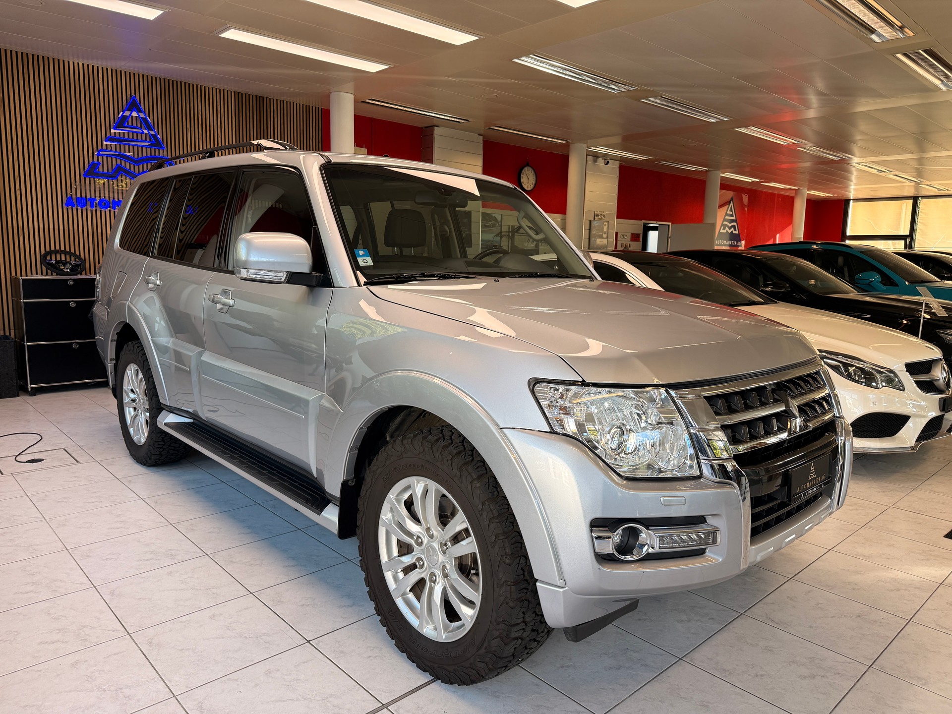 MITSUBISHI Pajero 3.2 DID Intense Automatic