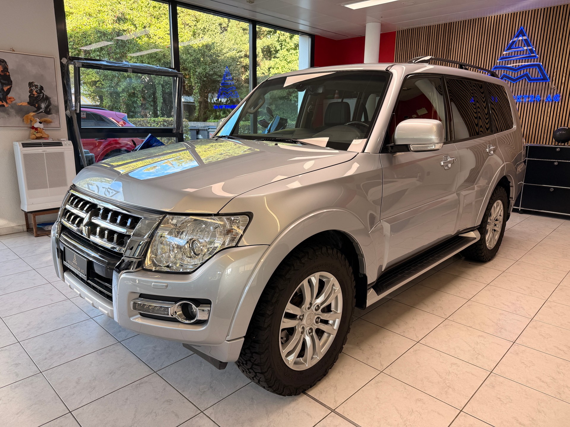 MITSUBISHI Pajero 3.2 DID Intense Automatic-image-2