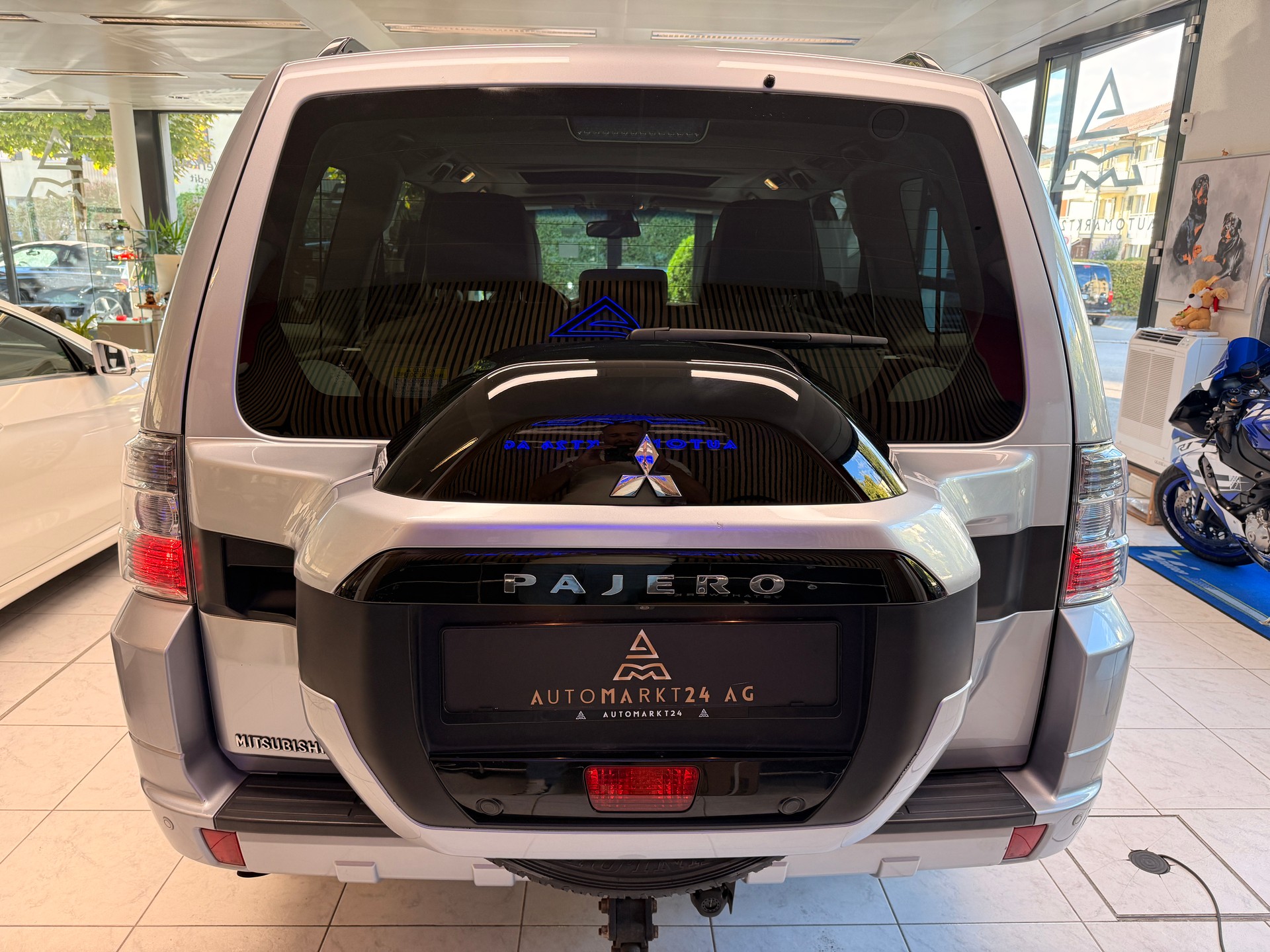 MITSUBISHI Pajero 3.2 DID Intense Automatic-image-14