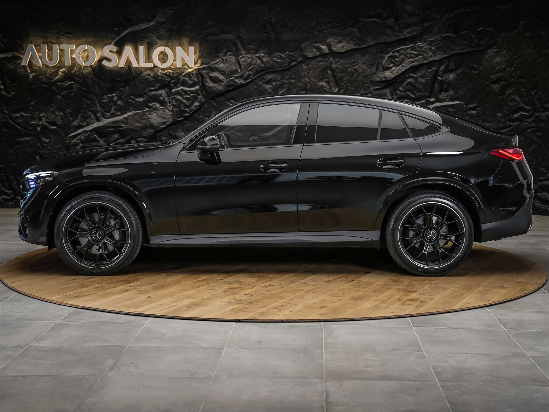 MERCEDES-BENZ GLC Coupé 220 d AMG Line 4Matic 9G-Tronic *Werksgarantie*21" Felgen*Digital Light*-showroom-element-2