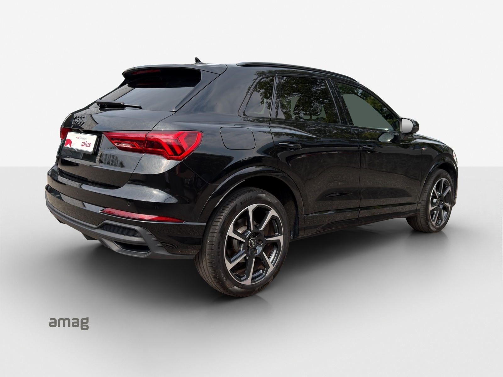 AUDI Q3 35 TFSI S line Attraction S-tronic-image-4
